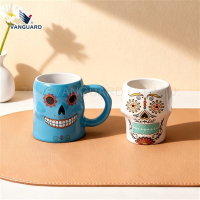 Mug tengkorak seramik